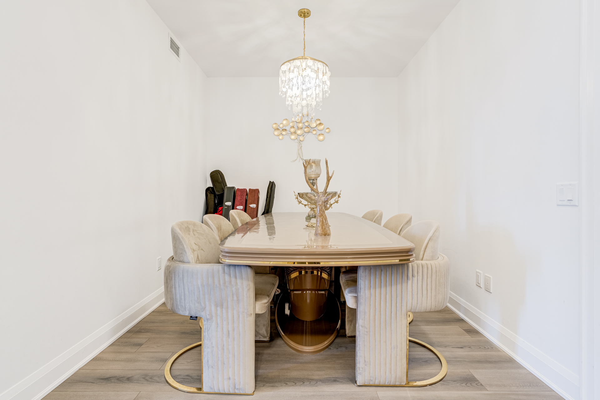 Formal dining nook